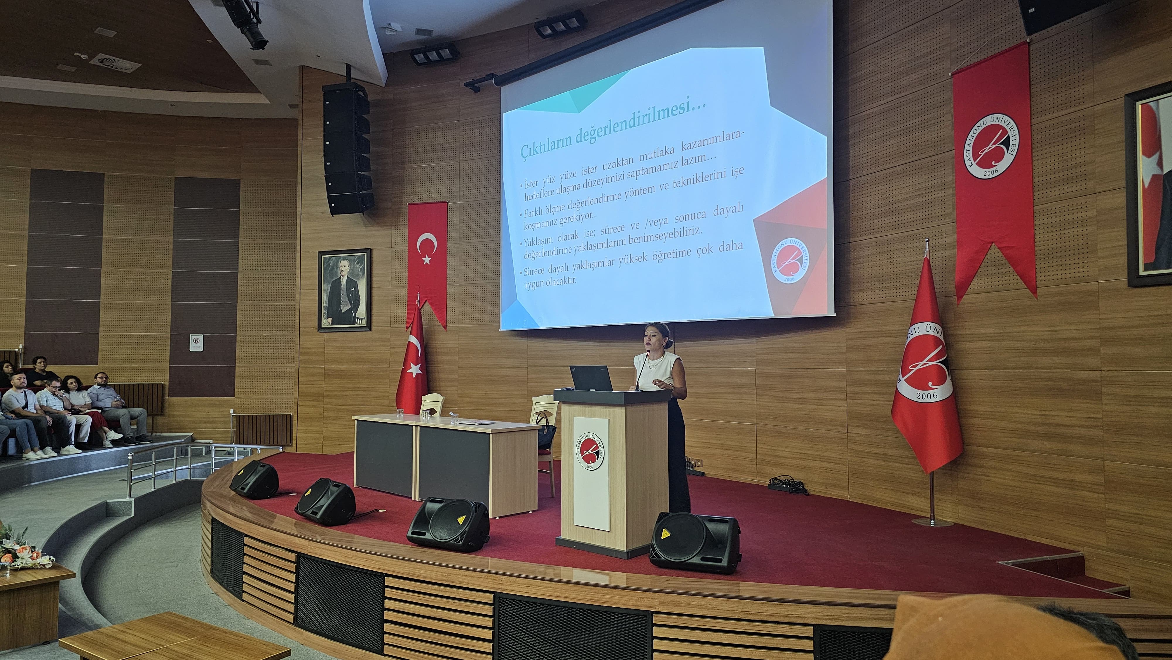 Eğiticilerin Eğitimi Programı Kapsamında Yükseköğretimde Etkili Ölçme ve Değerlendirme Eğitimi Gerçekleştirildi